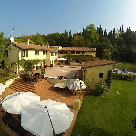 منزل ريفي Casale Degli Ulivi